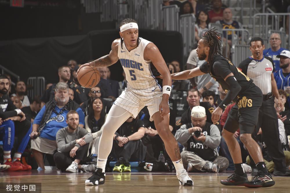 尽管两人身 尽管两人身