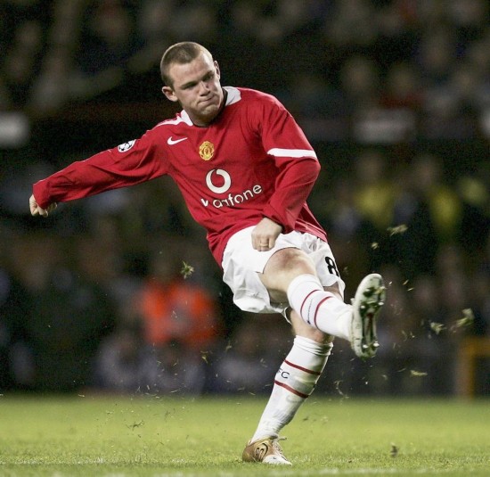 队防线的中 队防线的中